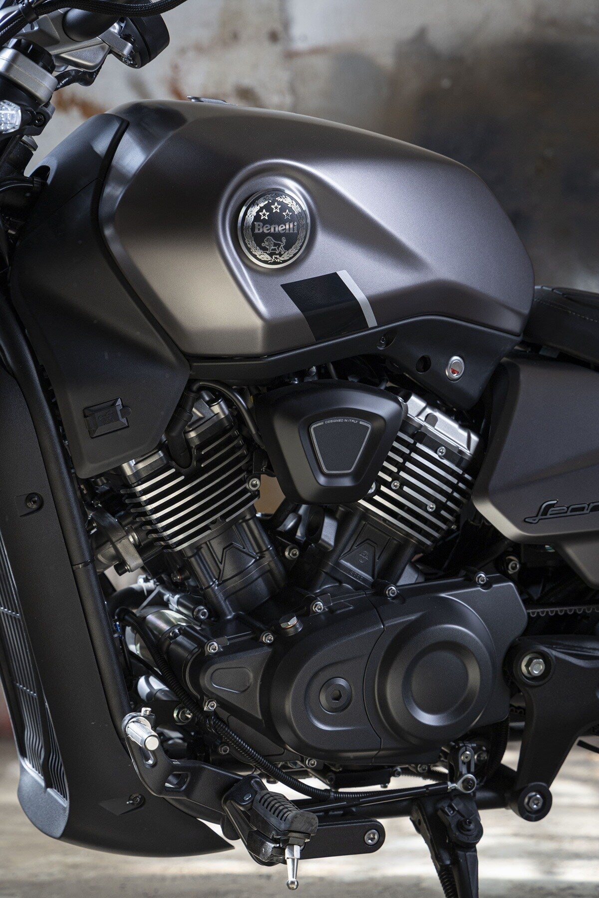 Benelli Leoncino Bobber 400