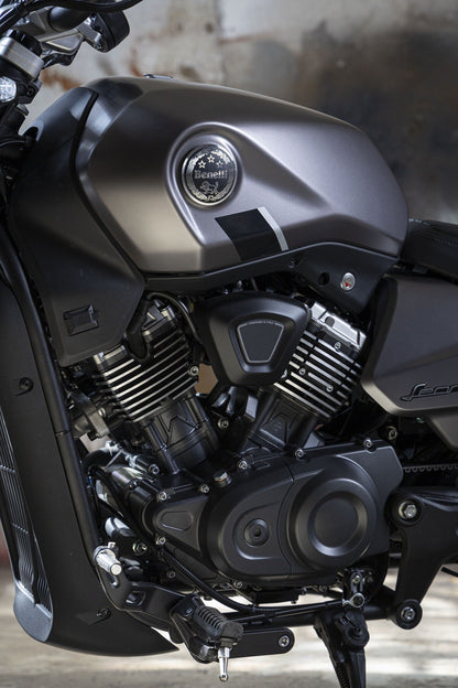 Benelli Leoncino Bobber 400