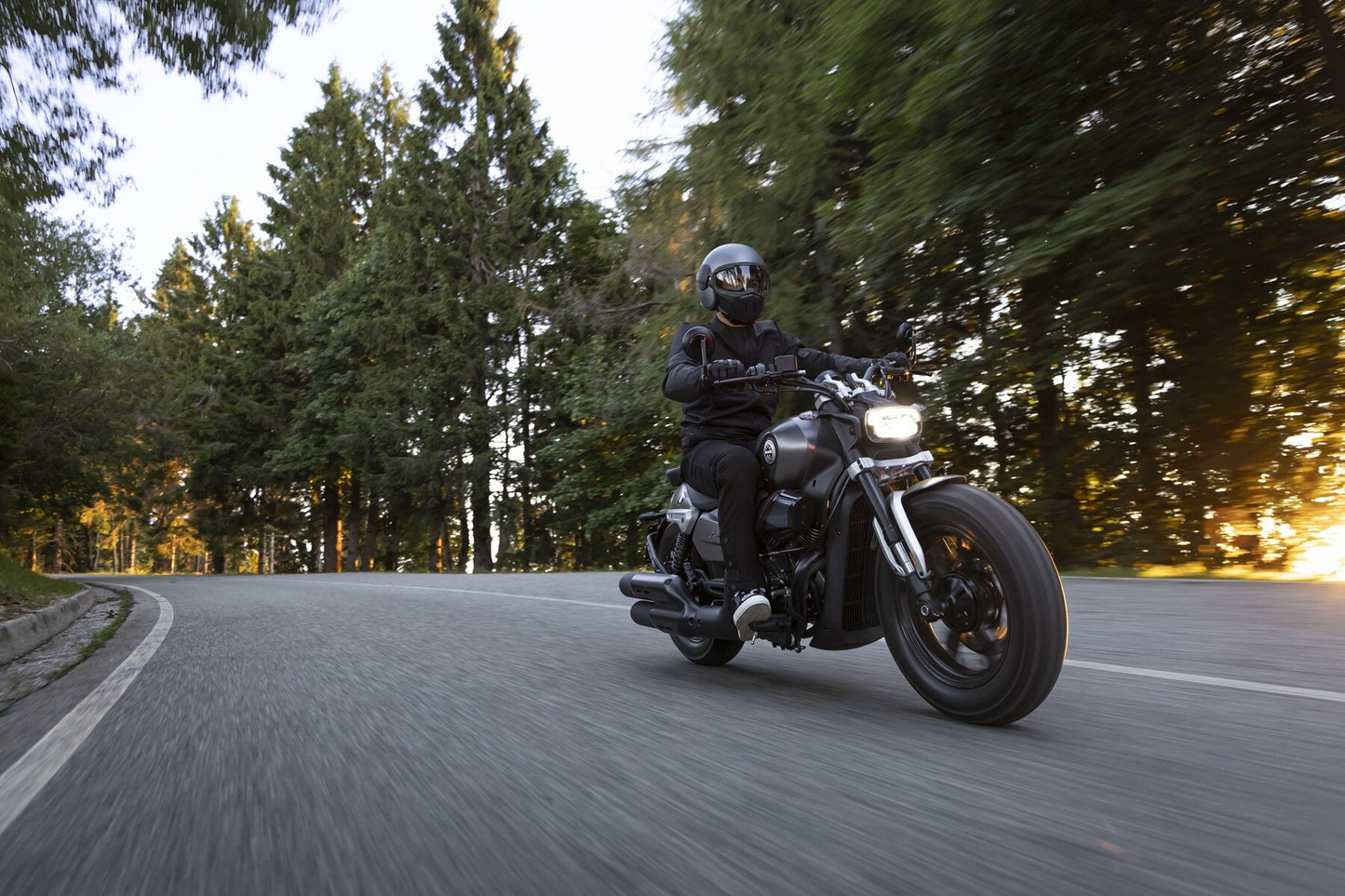 Benelli Leoncino Bobber 400